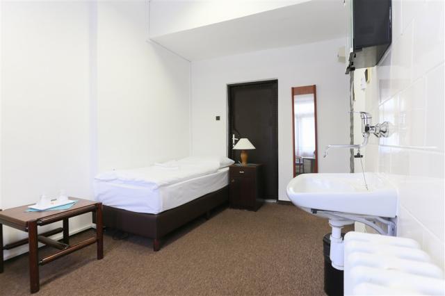 hotel-jalta-slovensko-piestany-jenoluzkovy-pokoj.jpg