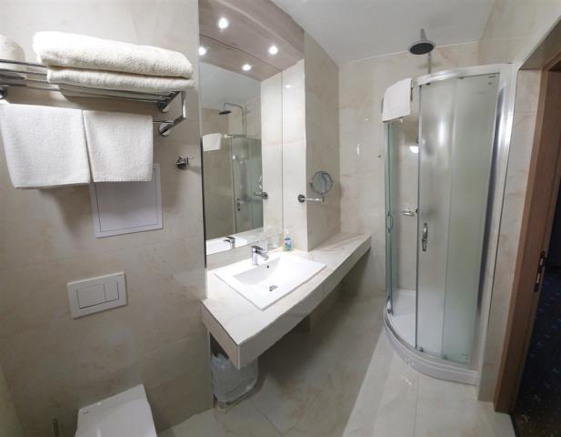 wellness-hotel-maj-slovensko-piestan-apartman-koupelna.jpg