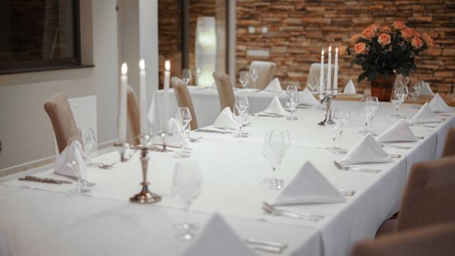 wellness-hotel-maj-slovensko-piestan-restaurace (3).jpg