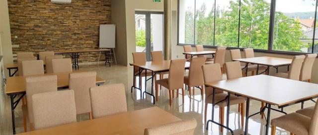 wellness-hotel-maj-slovensko-piestany-konferencni-mistnost-salo