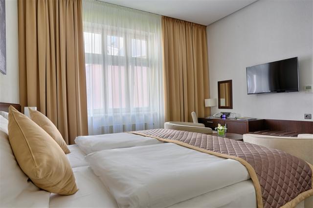 hotel-pro-patria-slovensko-piestany-pokoj (7).jpg
