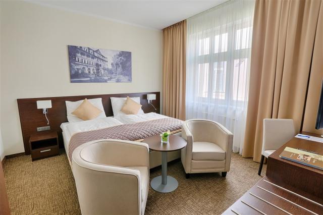 hotel-pro-patria-slovensko-piestany-pokoj (6).jpg