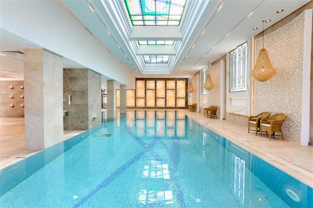 hotel-thermia-palace-slovensko-piestany-bazen.jpg