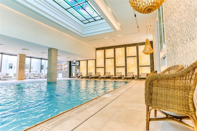 hotel-thermia-palace-slovensko-piestany-bazen (4).jpg