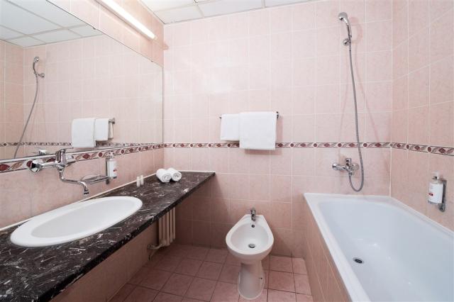 hotel-esplanade-slovensko-piestany-kridlo-esplanade-pokoj-comfo