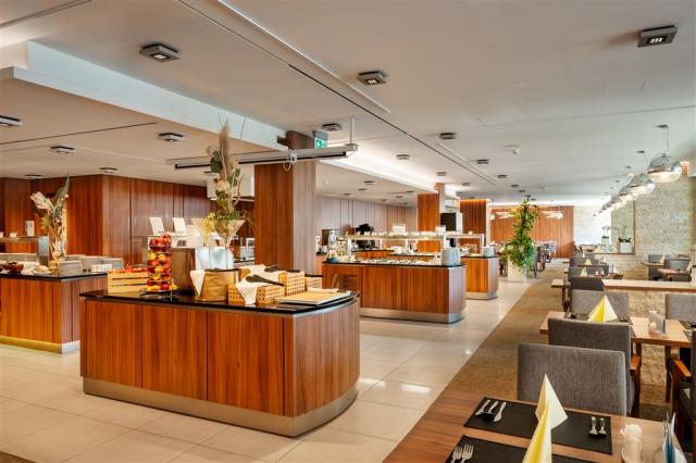 hotel-esplanade-slovensko-piestany-restaurace (2)1.jpg
