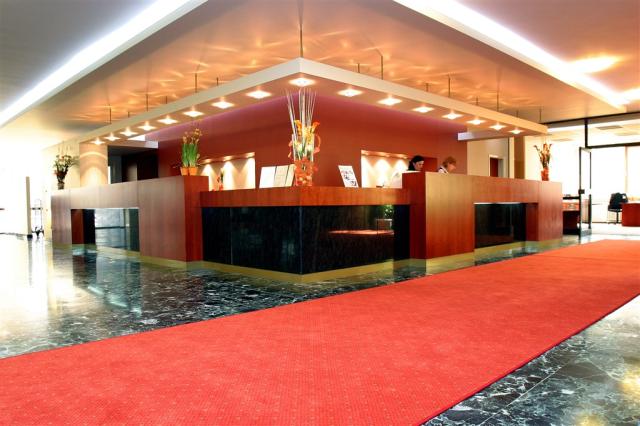 hotel-esplanade-slovensko-piestany-recepce1.JPG