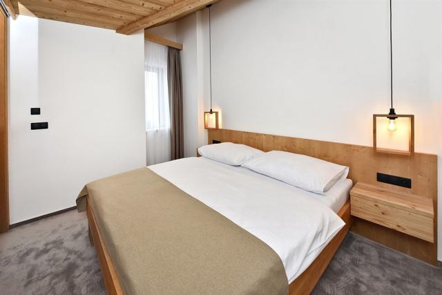 hotel-ovruc-slovensko-strbske-pleso-dvouluzkovy-apartman (2).jp
