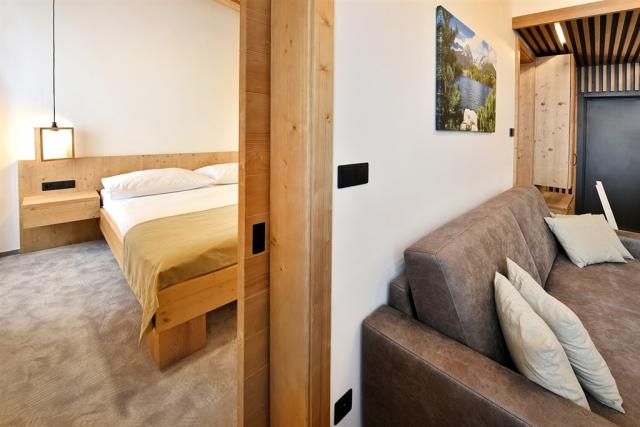 hotel-ovruc-slovensko-strbske-pleso-dvouluzkovy-apartman (3).jp