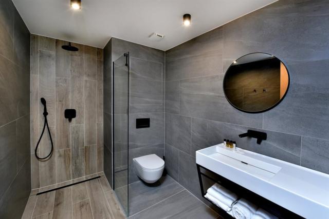 hotel-ovruc-slovensko-strbske-pleso-studio-standard-koupelna.jp