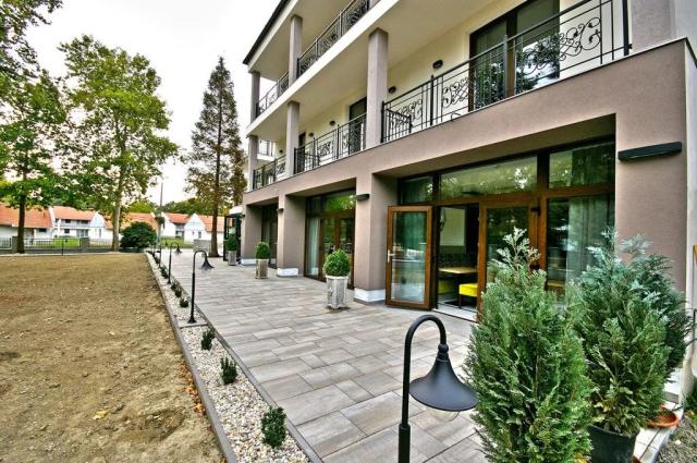 hotel-divina-madarsko-harkany-pohled-na-hotel (3).png