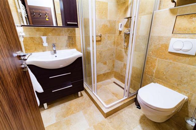 park-hotel-buk-madarsko-buk-dvouluzkovy-pokoj-deluxe-s-balkonem
