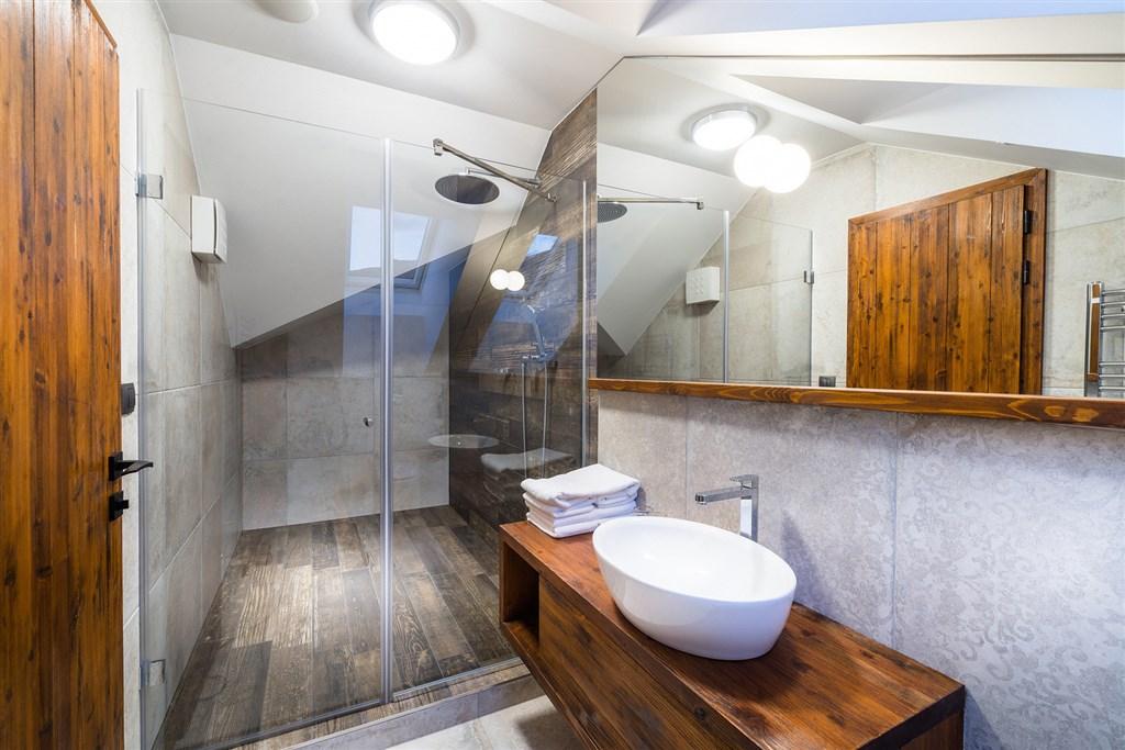 hotel-posta-slovensko-jasna-apartman-dva-pokoje-koupelna.jpg