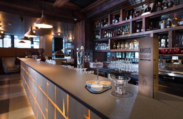 hotel-posta-slovensko-jasna-lobby-bar.jpg
