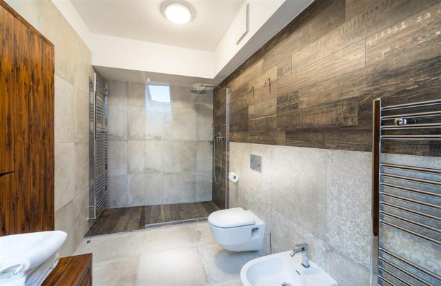 hotel-posta-slovensko-jasna-dvouluzkovy-apartman-dve-loznice (6