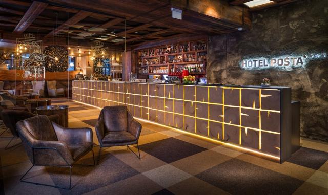 hotel-posta-slovensko-jasna-recepce-a-lobby-bar.jpg