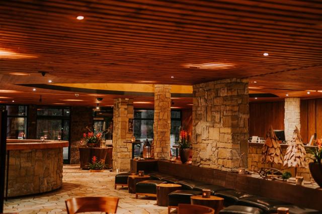 hotel-tri-studnicky-slovensko-jasna-lobby-bar (3).jpg