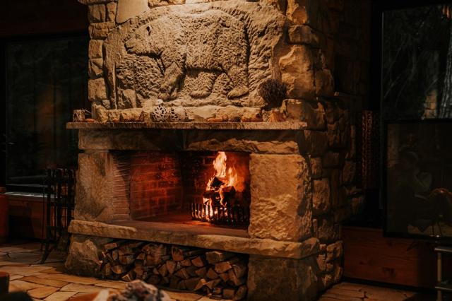 hotel-tri-studnicky-slovensko-jasna-lobby-bar (2).jpg