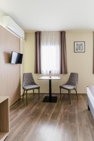 hotel-amstel-hattyu-madarsko-gyor-dvouluzkovy-pokoj (5).jpg