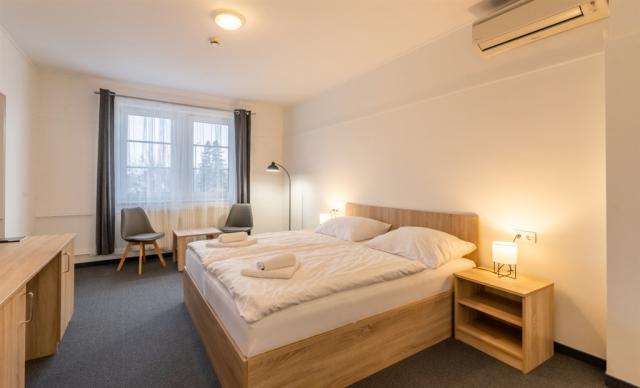 hotel-thermal-madarsko-mosonmagyarovar-dvouluzkovy-pokoj.jpg