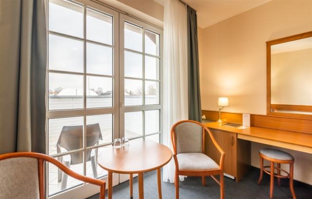hotel-thermal-madarsko-mosonmagyarovar-dvouluzkovy-pokoj-s-balk