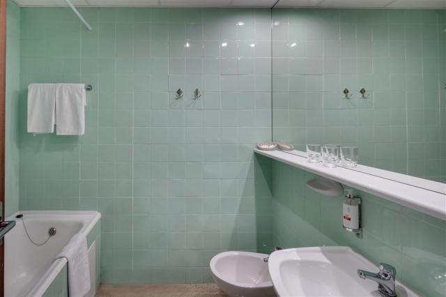 hotel-splendid-slovensko-piestany-pokoj-standard-koupelna.jpg