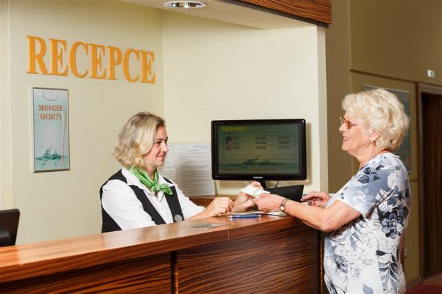 lazensky-hotel-akademik-behounek-jachymov-recepce.jpg