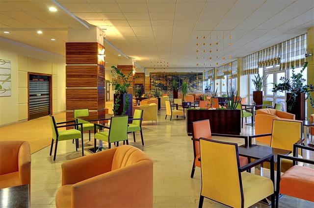 Behounek_cafe - 2.jpg