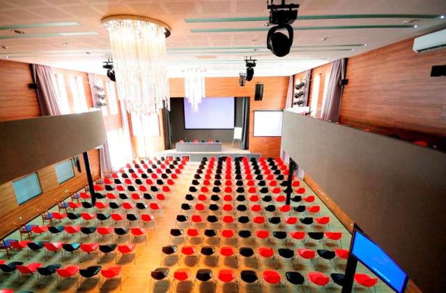 hotel-jezerka-ceska-republika-sec-konferencni-mistnost.jpg