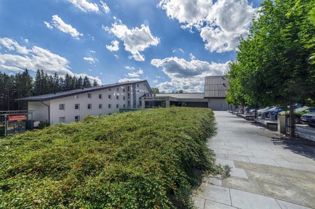 hotel-jezerka-ceska-republika-sec-pohled-na-hotel.jpg
