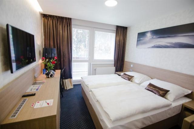 hotel-jezerka-ceska-republika-sec-dvouluzkovy-pokoj-standard.jp