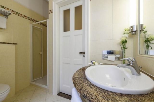 danubius-hotel-astoria-city-center-madarsko-budapest-jednoluzko
