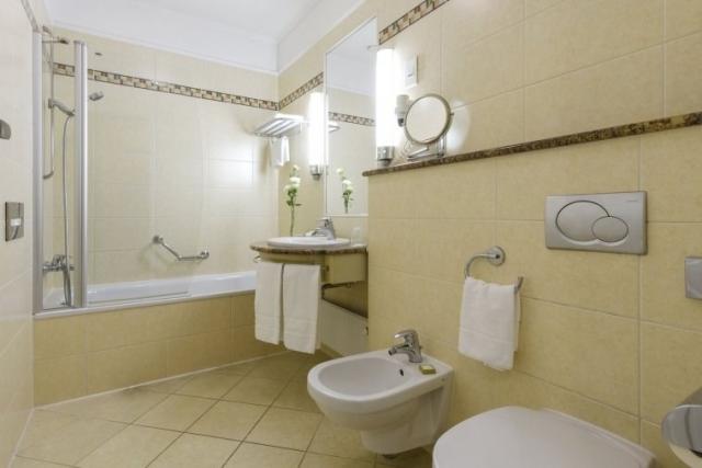 danubius-hotel-astoria-city-center-madarsko-budapest-apartman-c