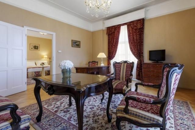 danubius-hotel-astoria-city-center-madarsko-budapest-apartman-c