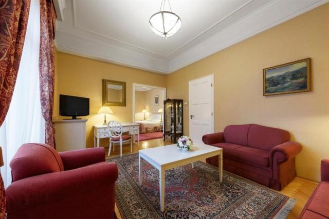 danubius-hotel-astoria-city-center-madarsko-budapest-apartman.j