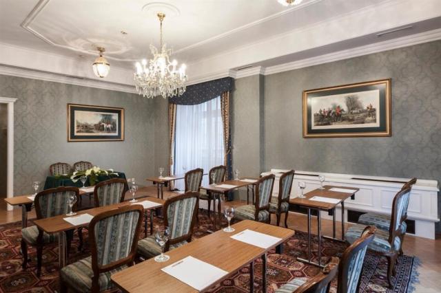 danubius-hotel-astoria-city-center-madarsko-budapest-salonek.jp