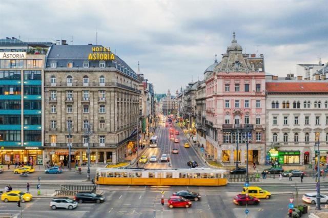 danubius-hotel-astoria-city-center-madarsko-budapest-pohled-na-