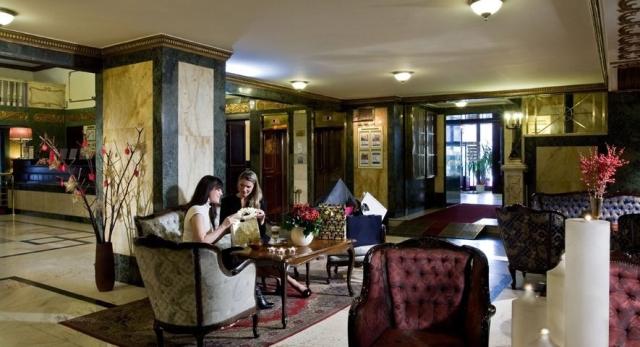 danubius-hotel-astoria-city-center-madarsko-budapest-lobby (2).