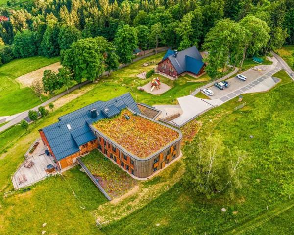 hotel-amenity-ceska-republika-spindleruv-mlyn-pohled-na-hotel-a