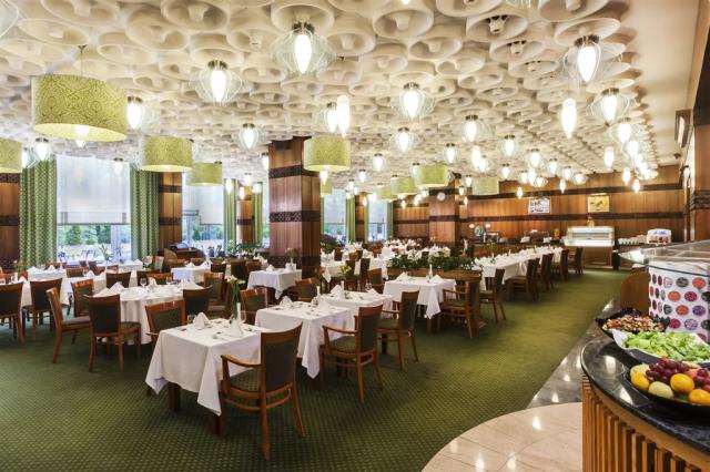hotel-thermal-heviz-madarsko-heviz-restaurace.png