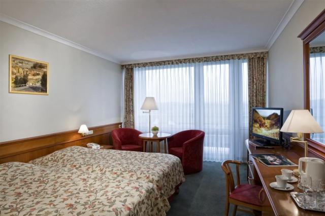 hotel-thermal-heviz-madarsko-heviz-dvouluzkovy-pokoj-standard.p