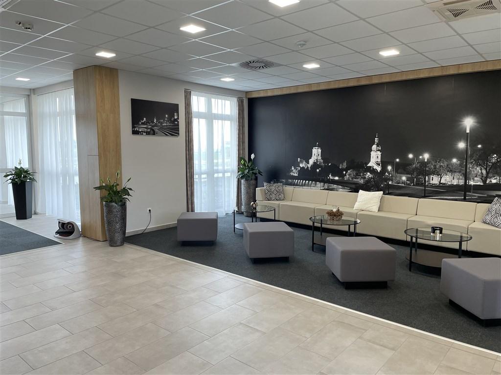 hotel-gyirmot-madarsko-gyor-lobby (2).jpg