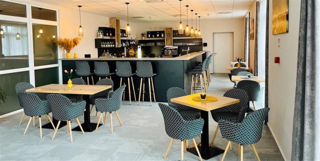 hotel-gyirmot-madarsko-gyor-bar.jpg