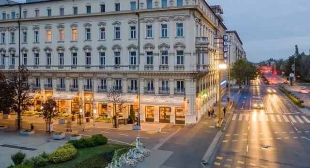 hotel-danubius-raba-madarsko-gyor-pohled-na-hotel (3).jpg