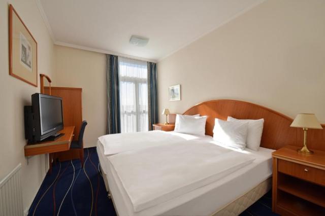 hotel-danubius-raba-madarsko-gyor-dvouluzkovy-pokoj-standard (2