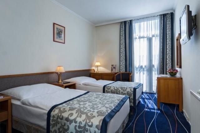 hotel-danubius-raba-madarsko-gyor-dvouluzkovy-pokoj-standard-pl