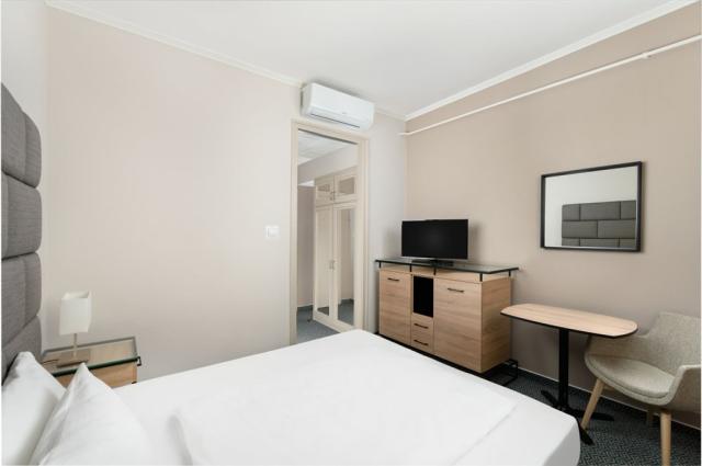 hotel-danubius-raba-madarsko-gyor-jednoluzkovy-pokoj-superior (