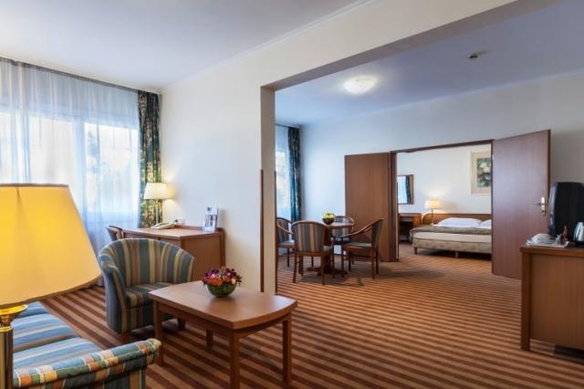 hotel-danubius-raba-madarsko-gyor-dvouluzkovy-apartman-superior
