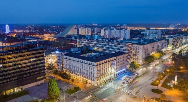hotel-danubius-raba-madarsko-gyor-pohled-na-hotel (4).jpg