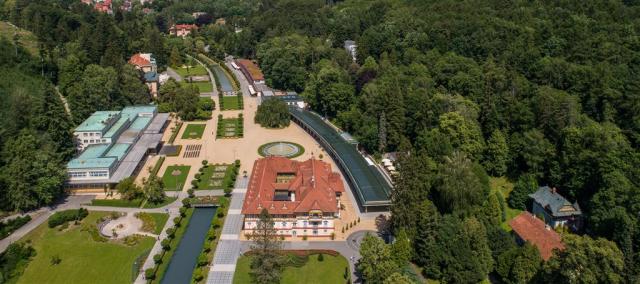 hotel-riviera-ceska-republika-luhacovice-lazensky-areal (4).jpg